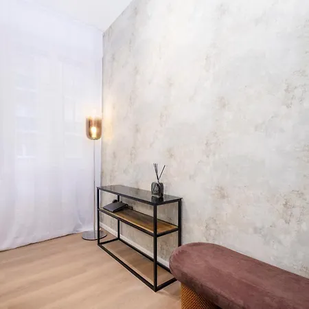 Apartahotel Porta San Felice Relais - & 3*